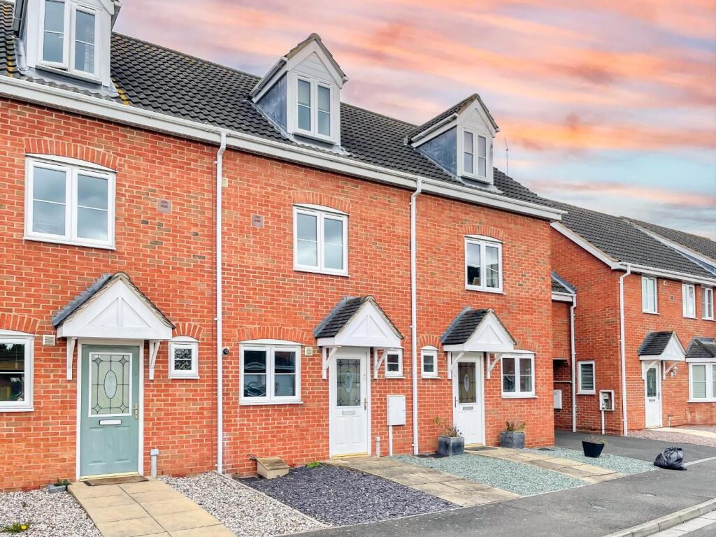 3-bed terraced on Jubilee Way, Crowland, Peterborough, £199,000