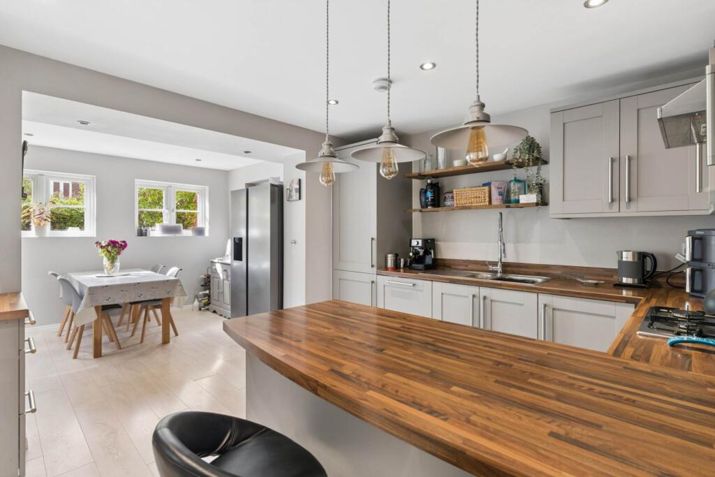 House in Luton, Pitstone - View 5