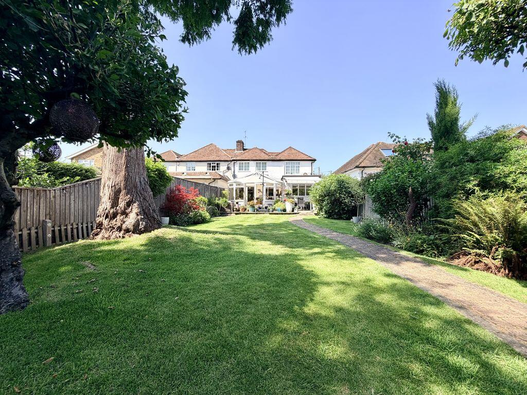 House in Hemel Hempstead, Wooburn - View 3