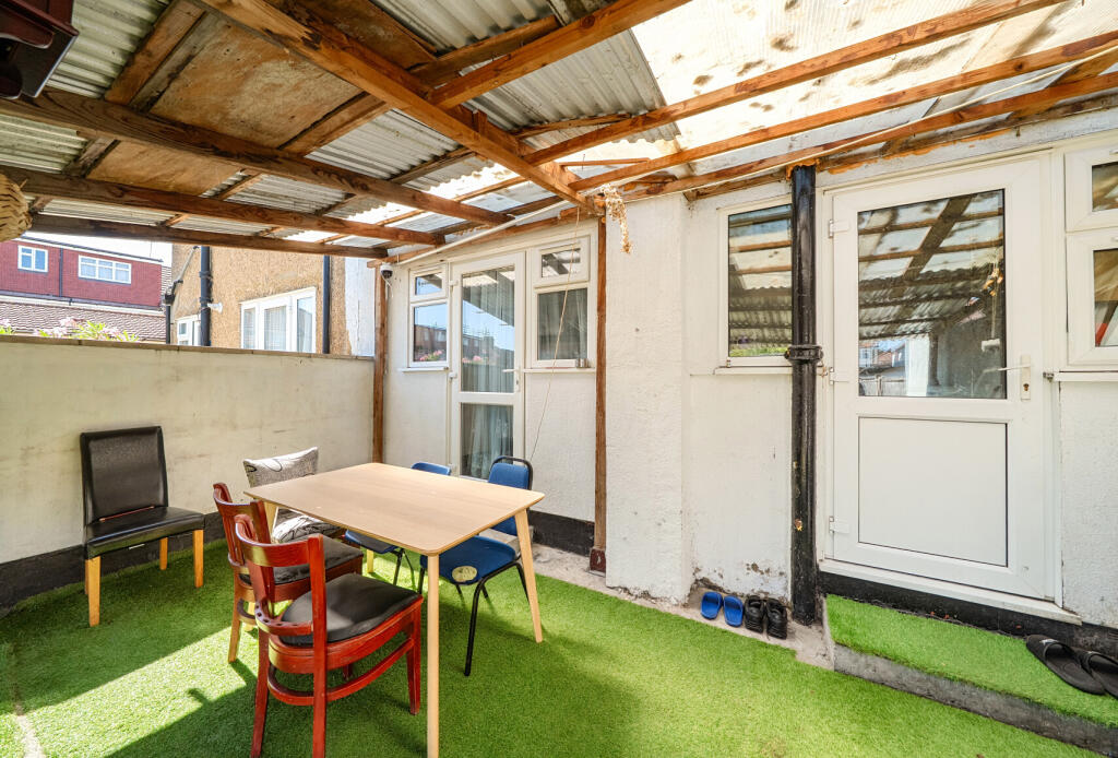 House in London, Kingsbury - View 4