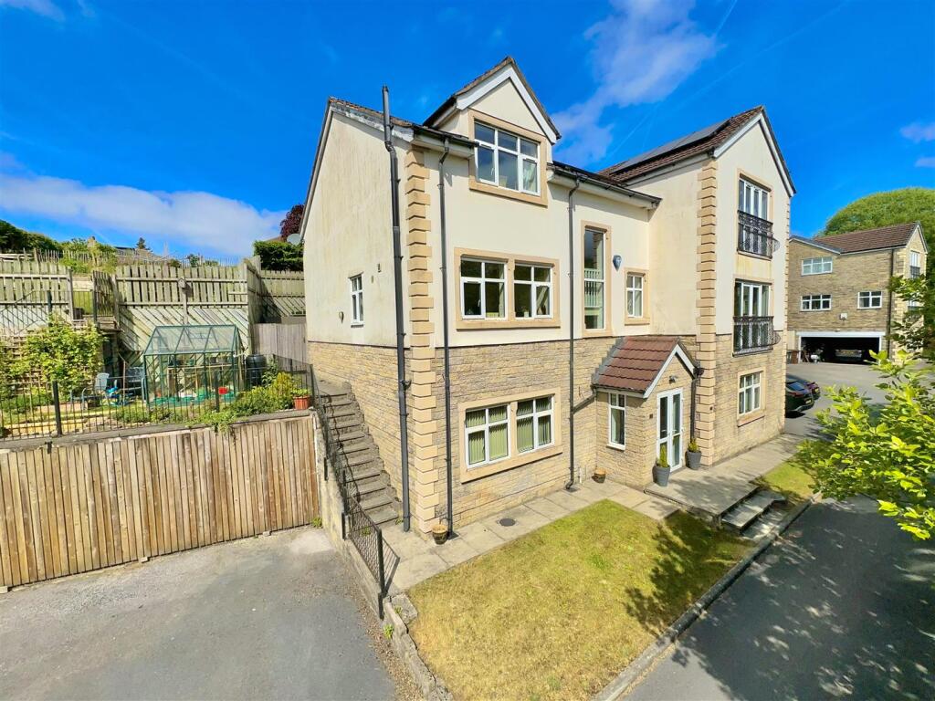 Main image of property: The Sidings, Whaley Bridge, High Peak