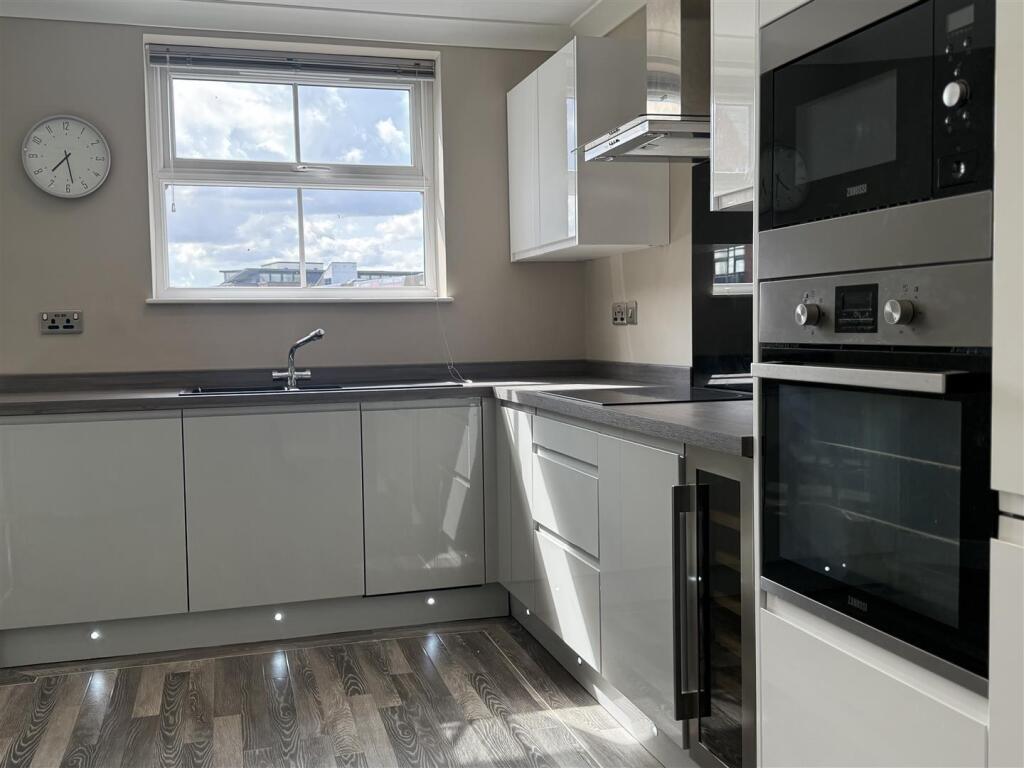 Apartment in Hull, Kingston upon Hull - View 4