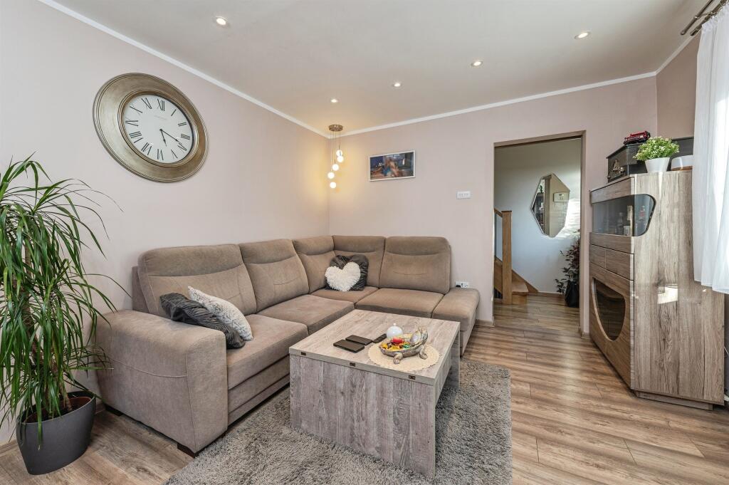 House in Kirklees, West Yorkshire - View 3