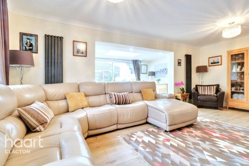 House in Point Clear, St. Osyth - View 3