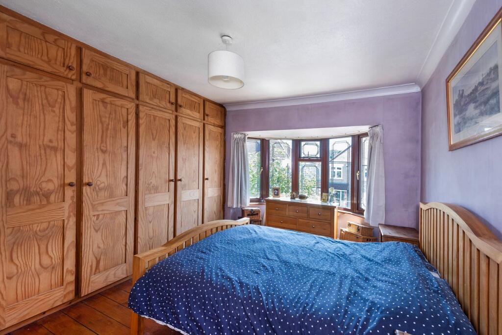 House in London, Crook Log, Welling - More