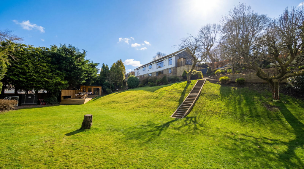 Additional image 29 of Lark Hill Close, Cleckheaton, BD19