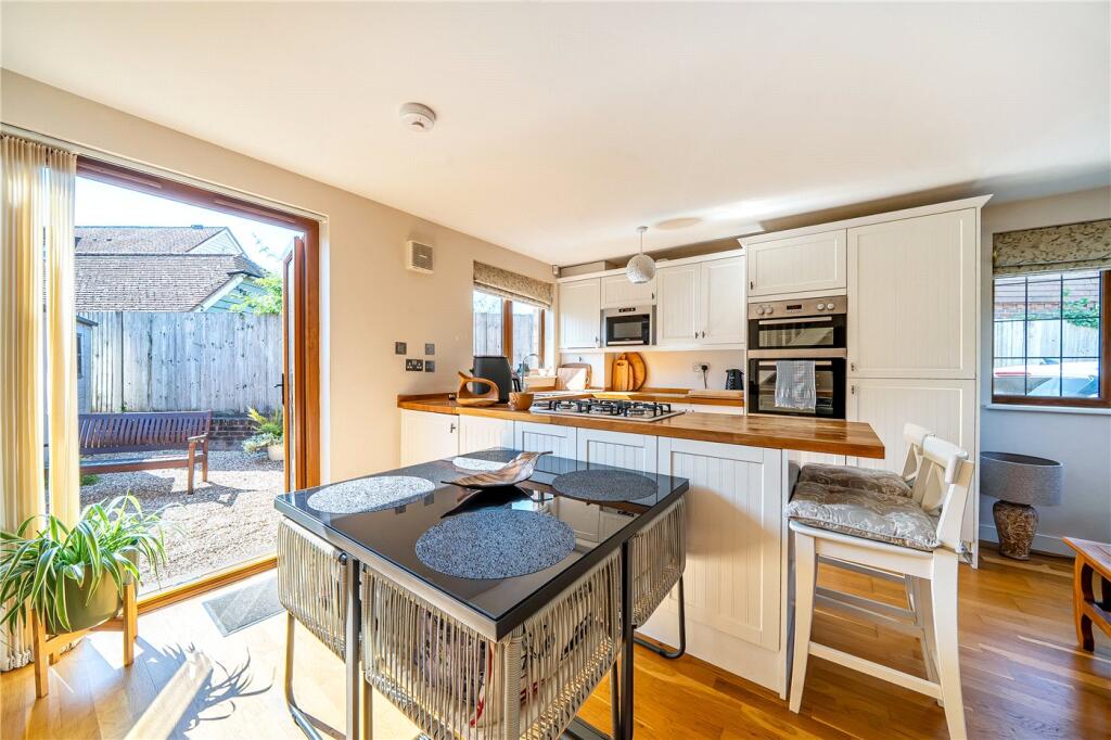 House in Guildford - View 3
