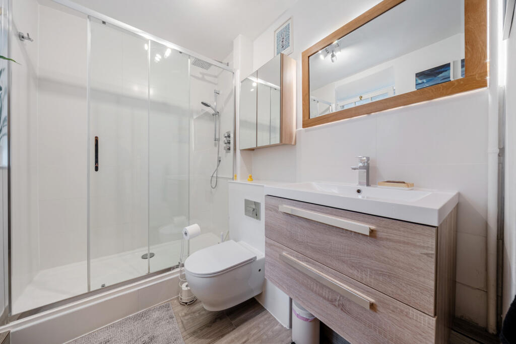 Apartment in London - More