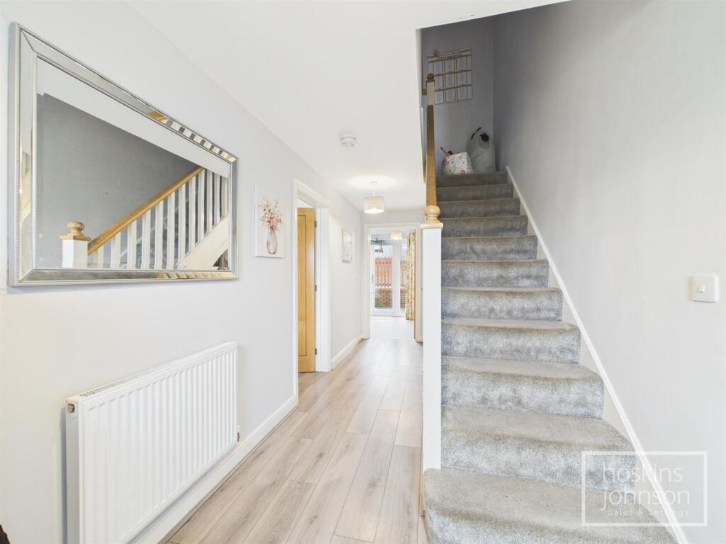 House in Porth, Tonyrefail - More
