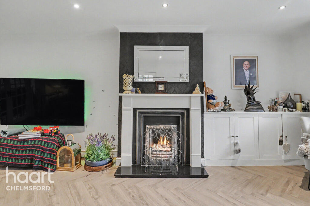 House in Chelmsford, Meadgate, Great Baddow - View 3