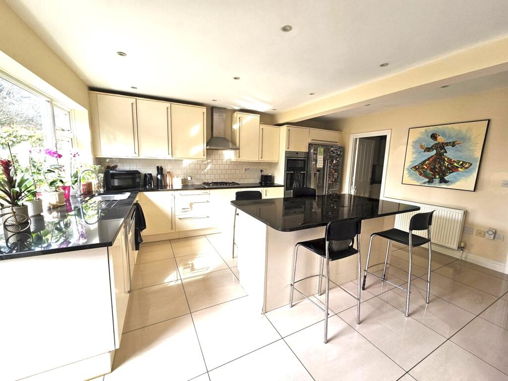 House in Harrow - View 3