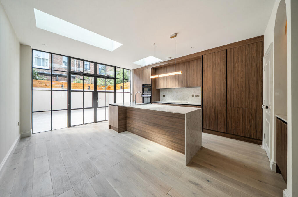 Main image of property: Willow Vale, London