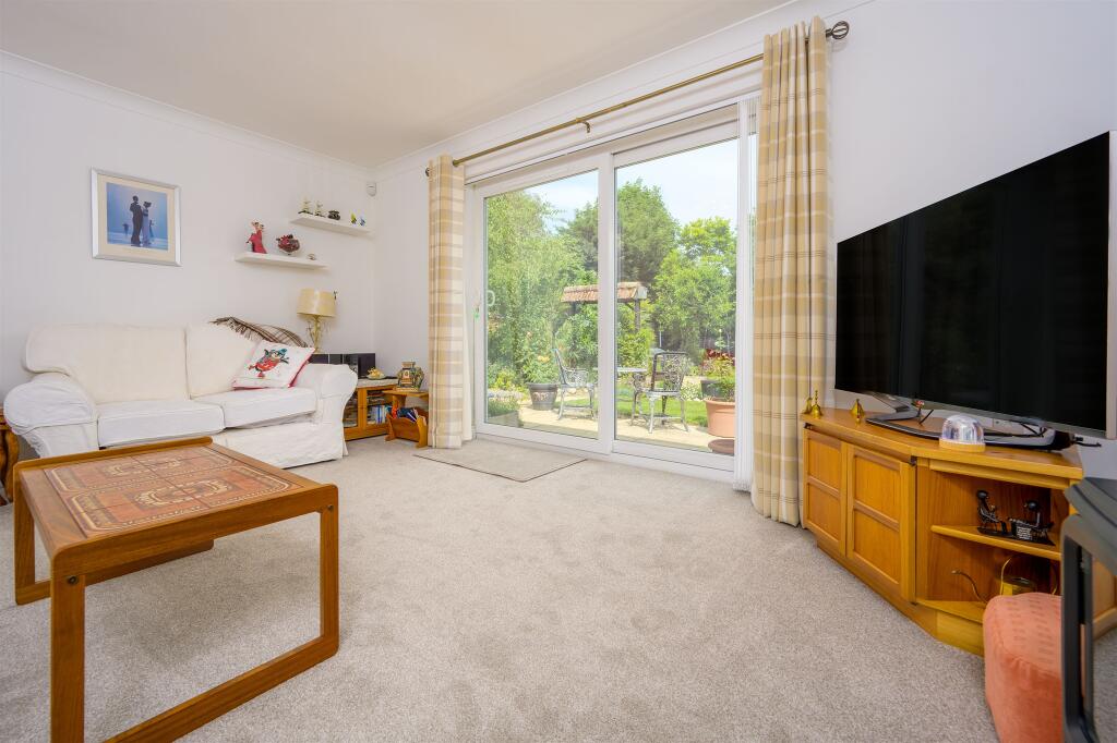 House in Desborough, North Northamptonshire - View 5
