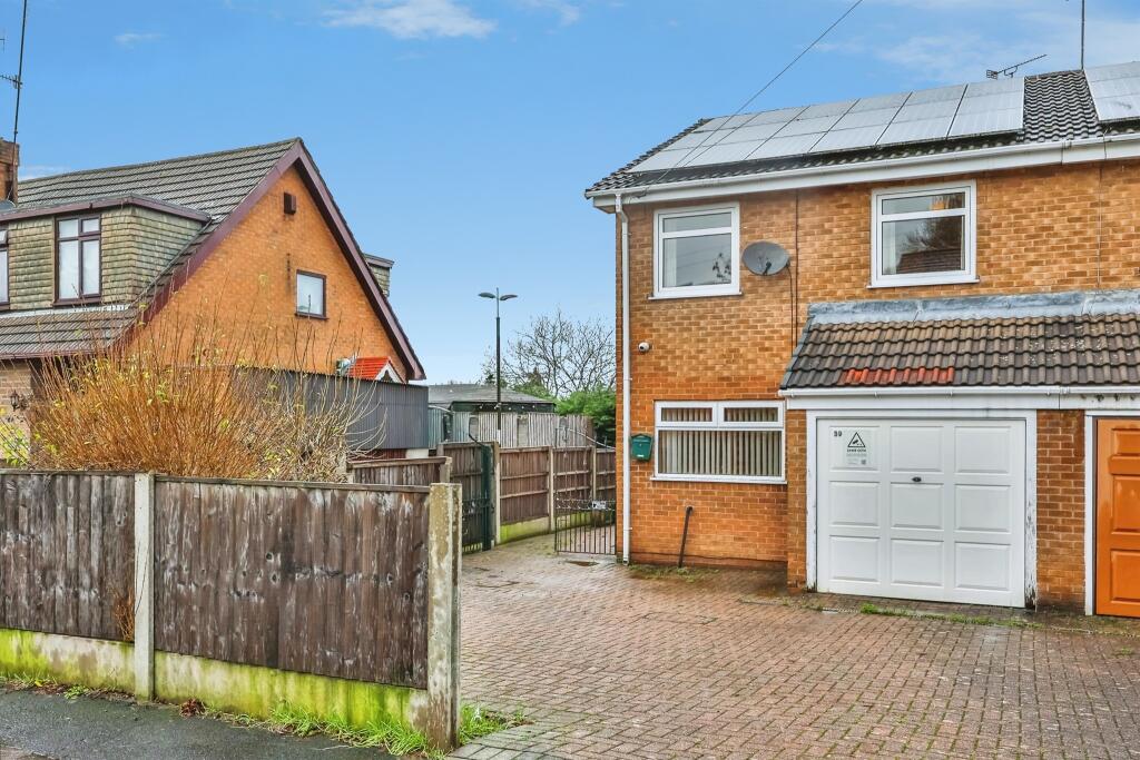 Main image of property: Gladstone Avenue, Heanor