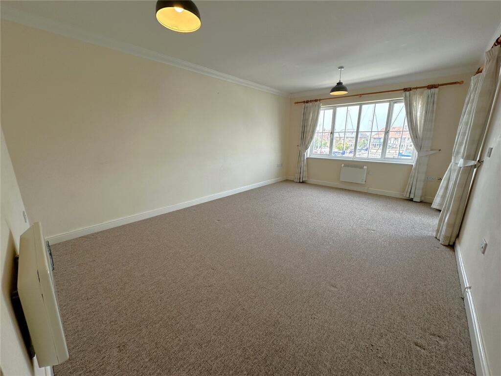 Apartment in Eastbourne, Port Moresby Place, Sovereign Harbour - View 4