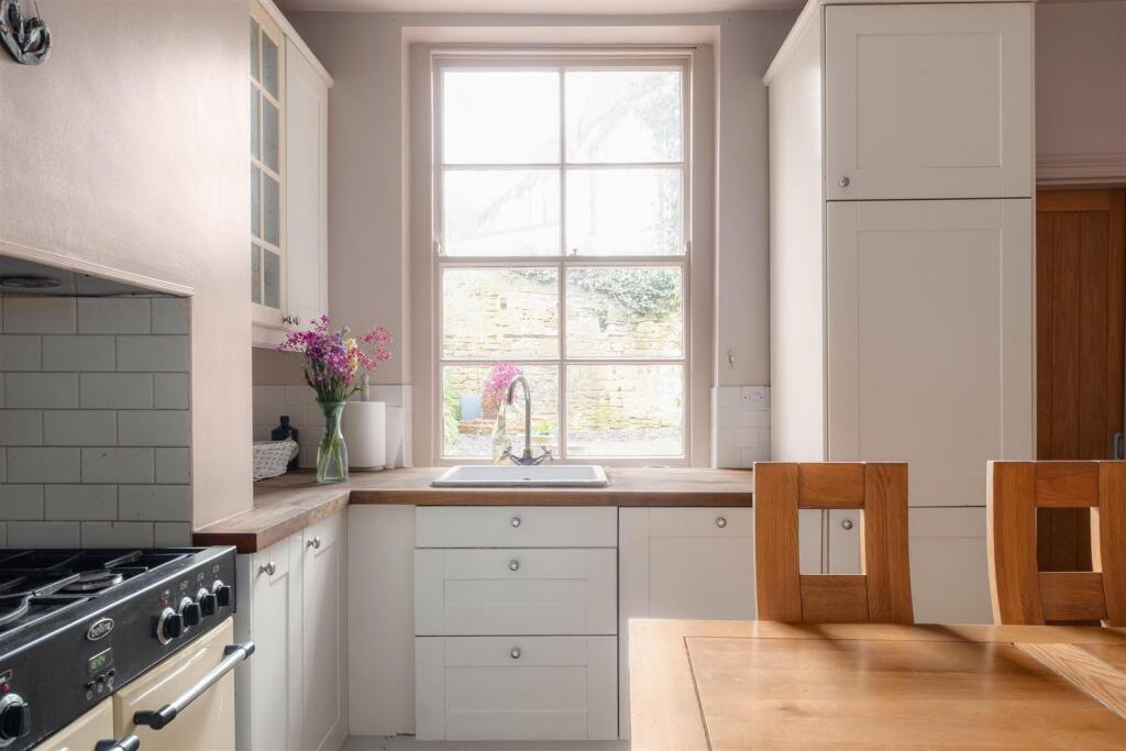 Woodland View, Grindleford, Hope Valley, S32 - More