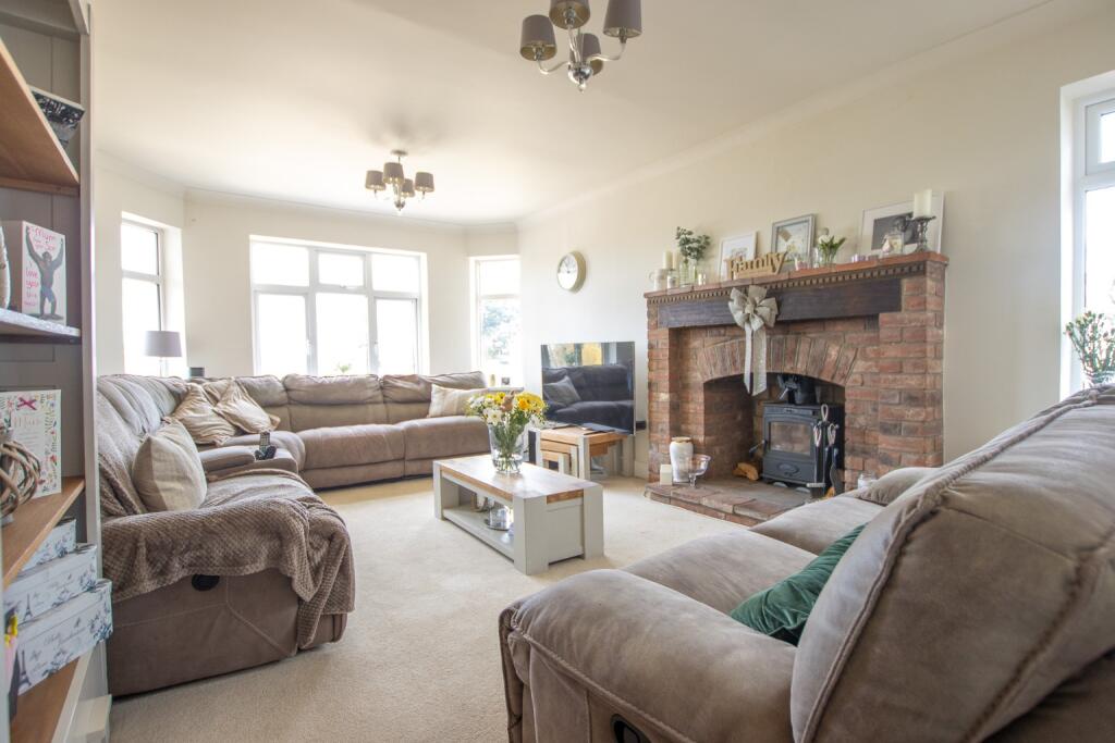 Hunstanton Road, Dersingham - View 3