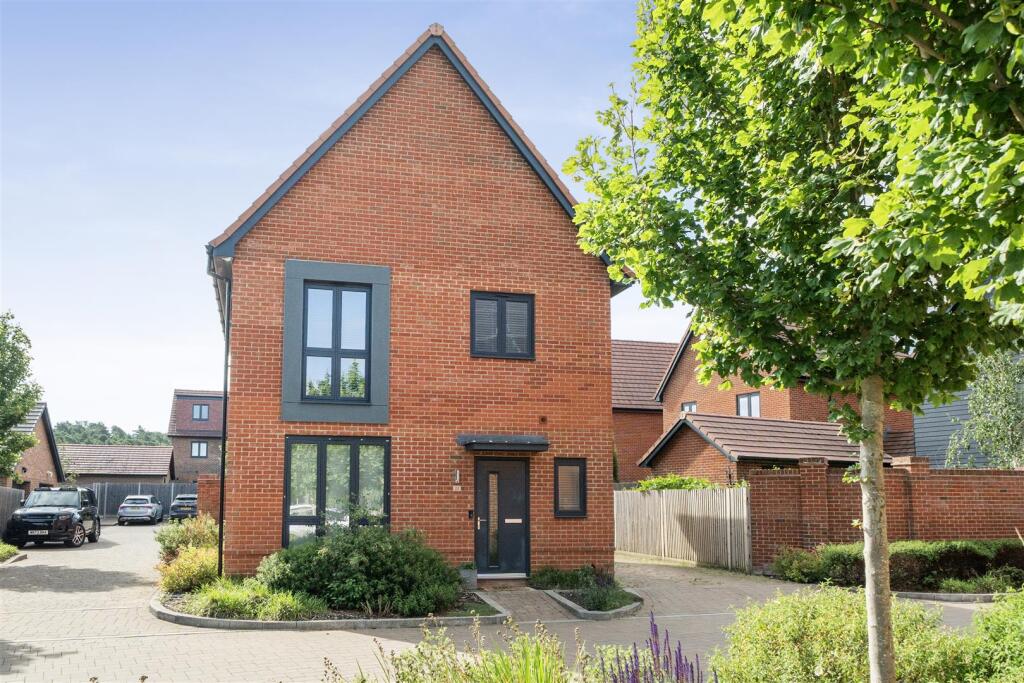 Main image of property: Westfield Place, Crowthorne, Berkshire, RG45 6QQ
