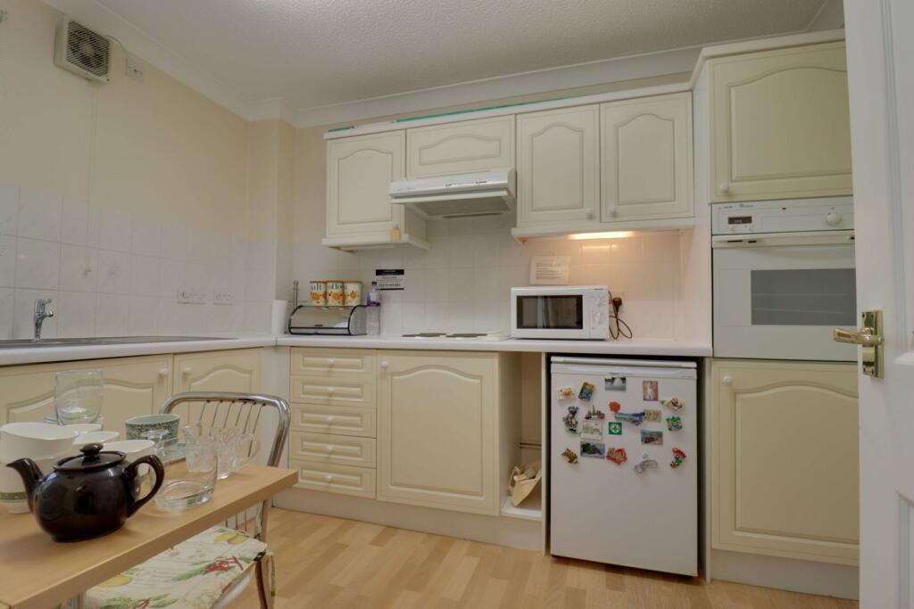 Orchard Lea, High Wych Road, Sawbridgeworth, CM21 photo 4