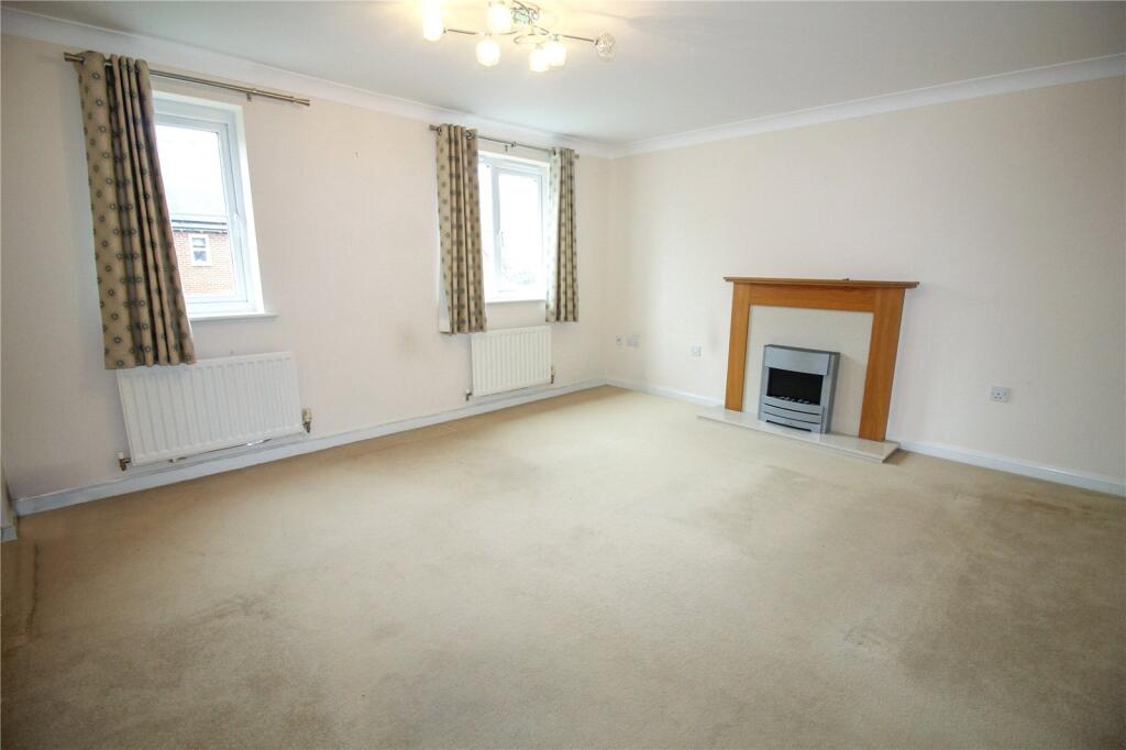 Birkdale Close, Swindon, Wiltshire, SN25 photo 4