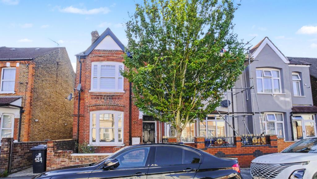 Apartment in London - More