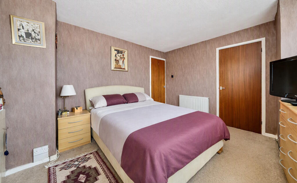 House in Havant, Leigh Park - More