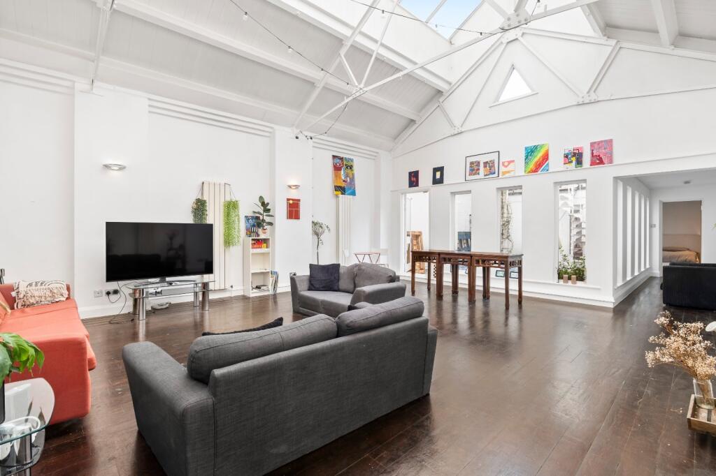 Apartment in London - View 5