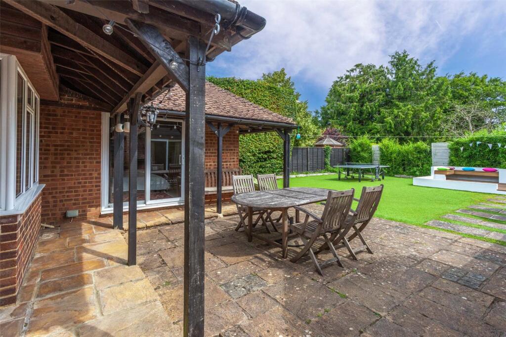 House in Hambleden, Buckinghamshire - View 6