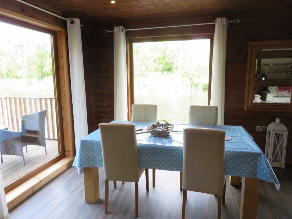 Anglesey Lakeside Lodges, Llandegfan photo 5