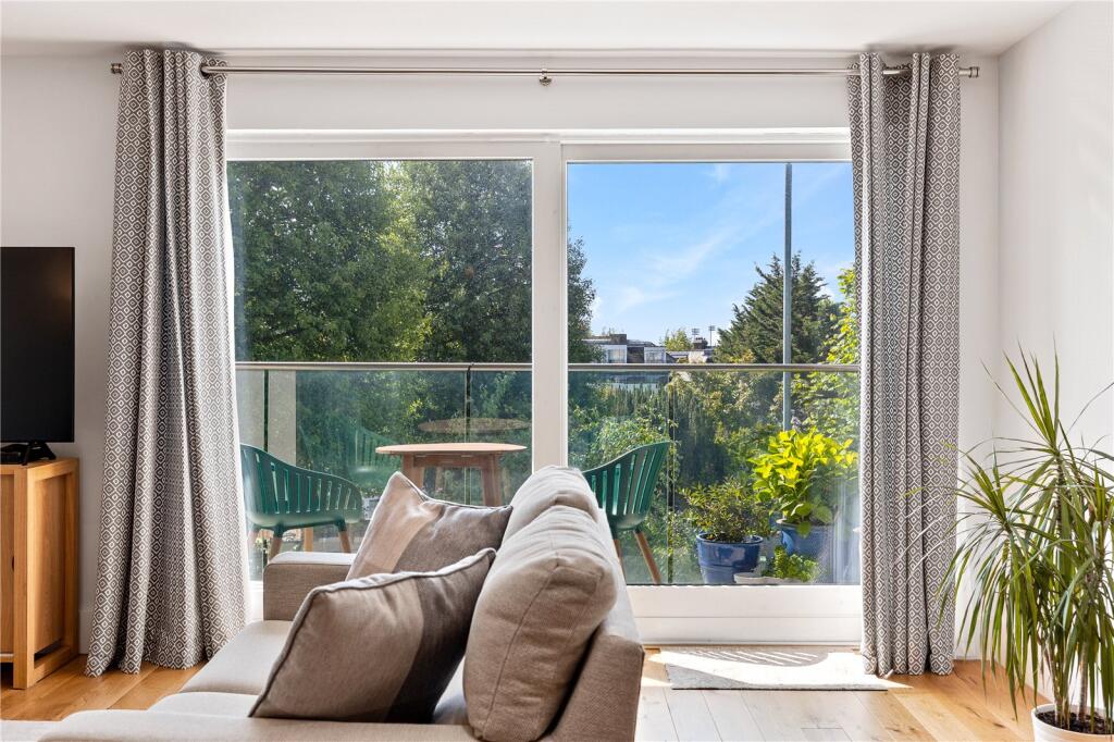 Apartment in Brighton - View 5