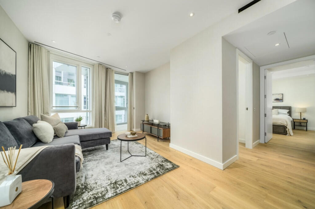 Wilshire House, 2 Prospect Way, London, London, SW11 photo 3
