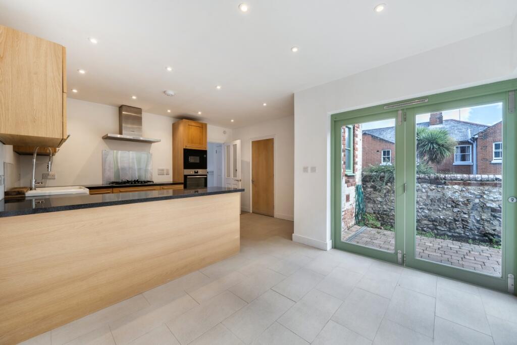 House in Southampton - View 2
