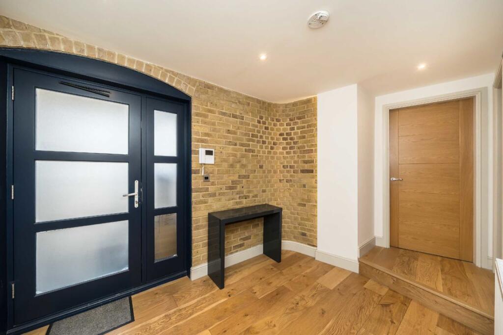 Apartment in London - More