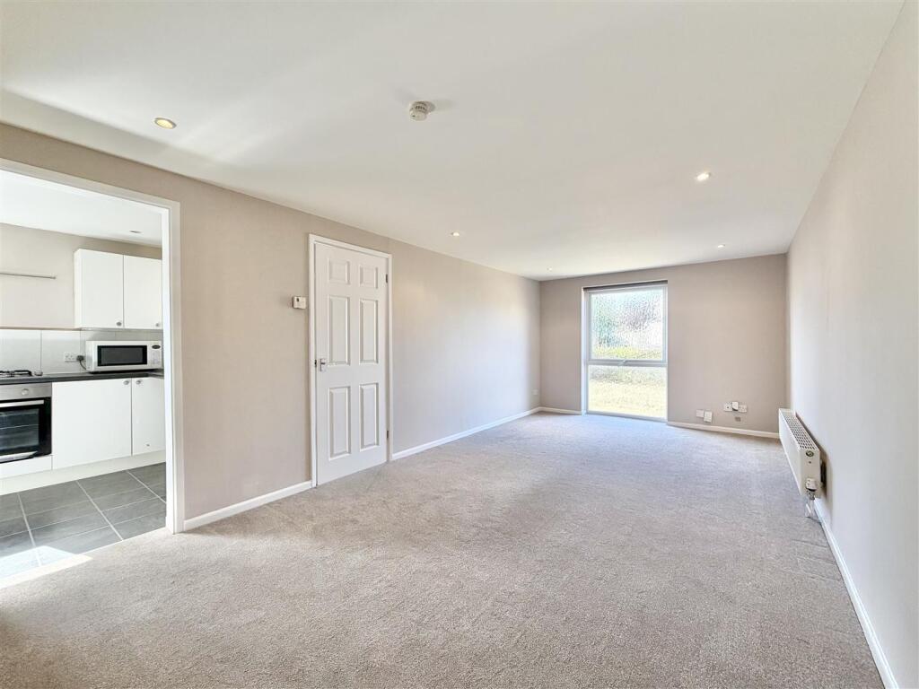Apartment in Bournemouth - View 2