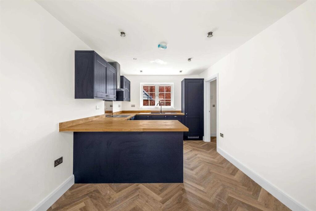 House in East Lindsey, Wragby - View 4