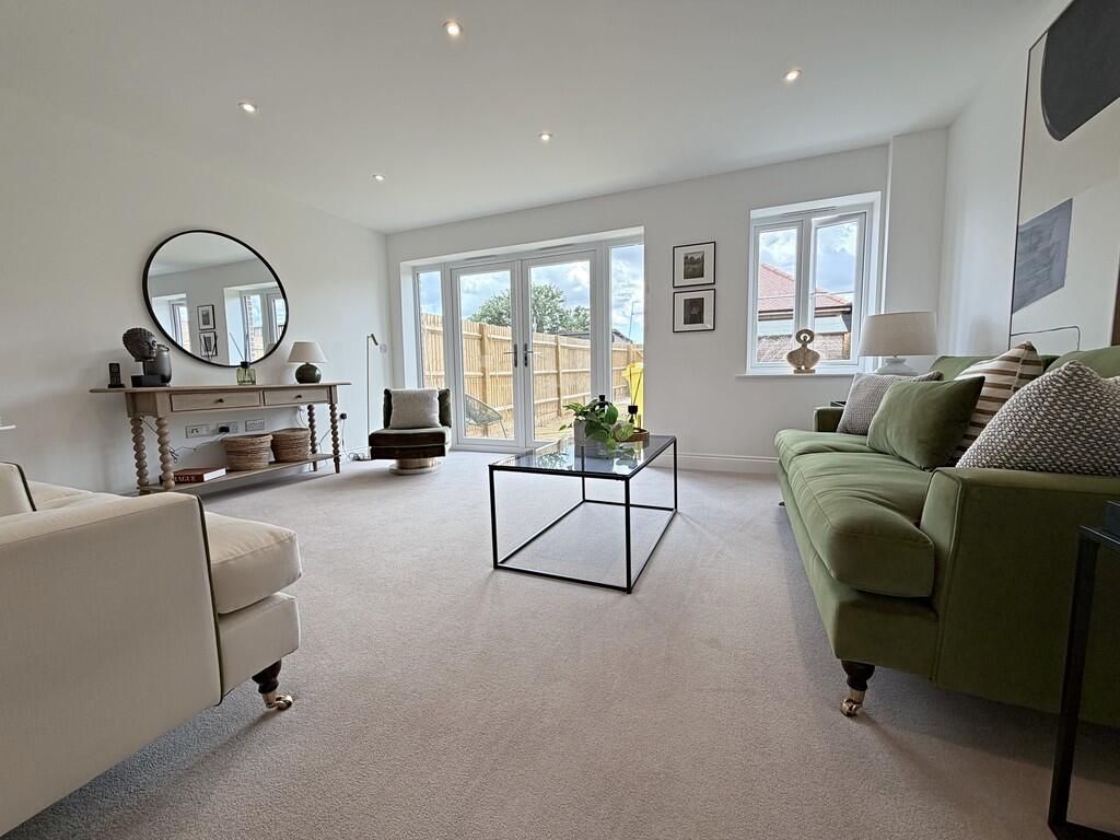 Beautiful Three Bed Home in a Great Location photo 2