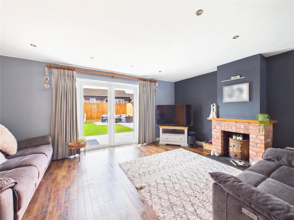 House in Worcester - View 3