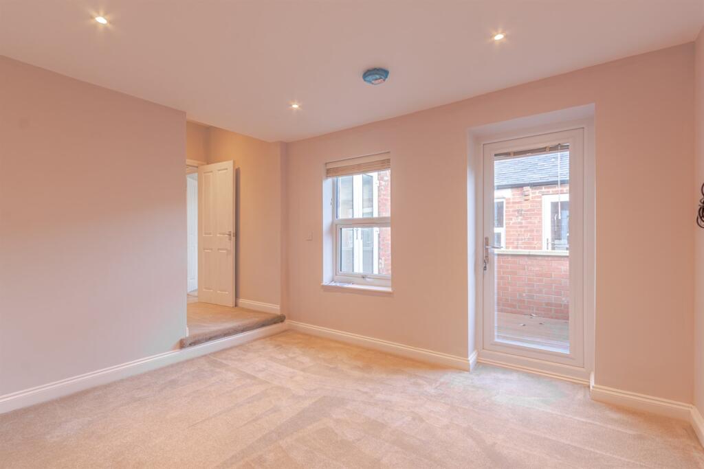 Apartment in Leeds, West Yorkshire - More