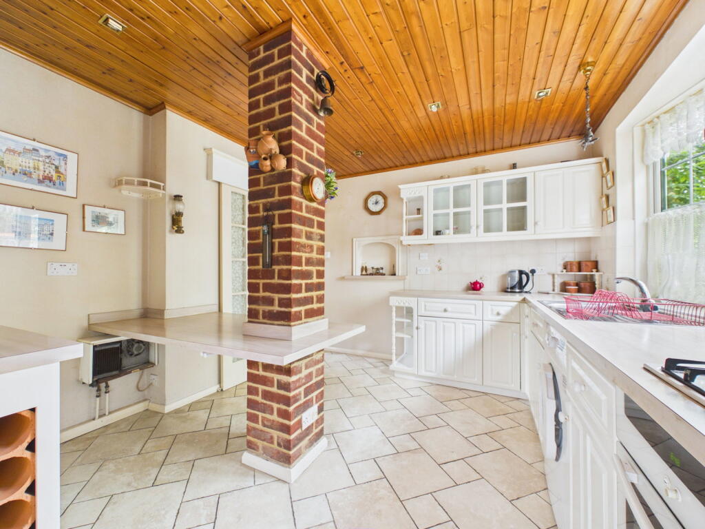 House in Slough - View 5