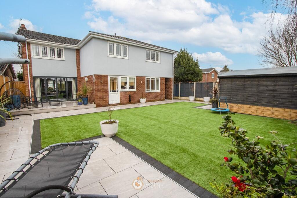 153 Bawtry Road photo 3