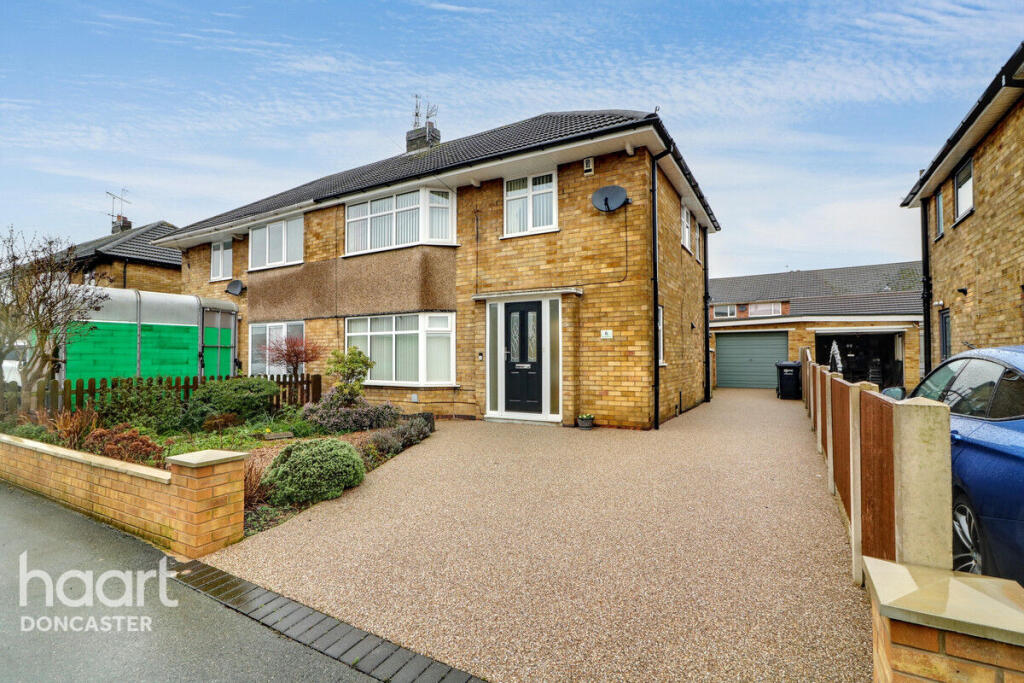 3-bed semi-detached on Charnwood Drive, Balby, Doncaster, £200,000
