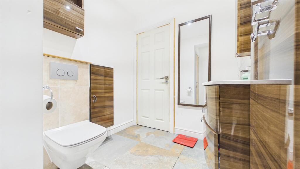 Additional image 21 of Eastleigh Drive, Romsley, Halesowen