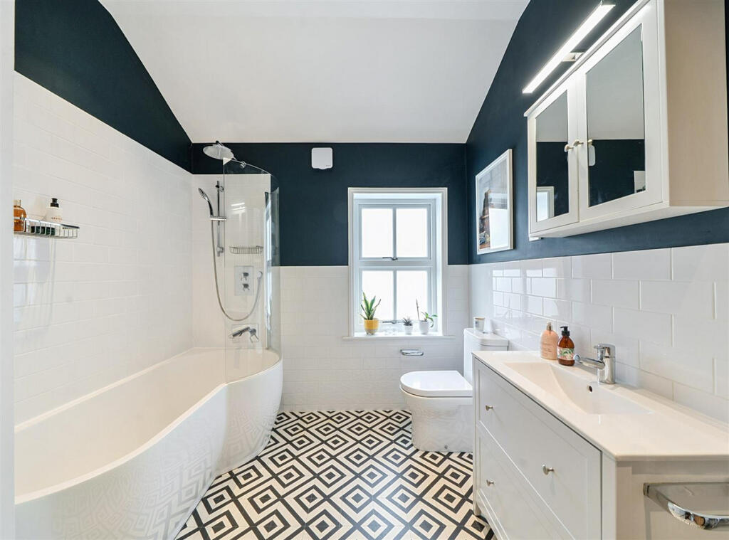 House in London - View 5