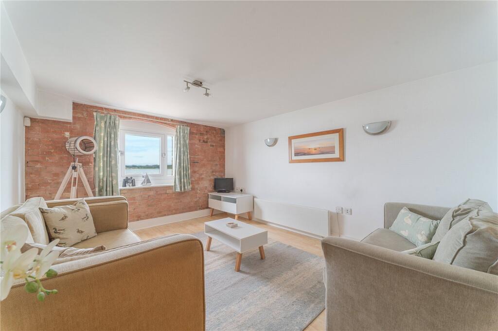 Apartment in Manningtree, Mistley - View 2