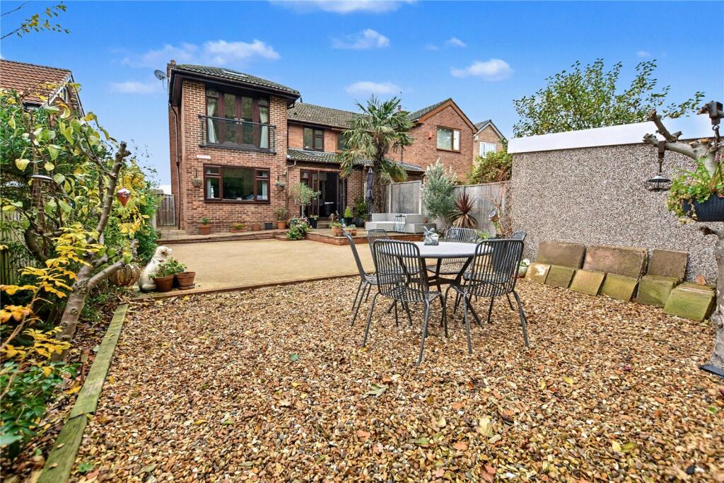 Main image of property: Templegate Avenue, Leeds, West Yorkshire