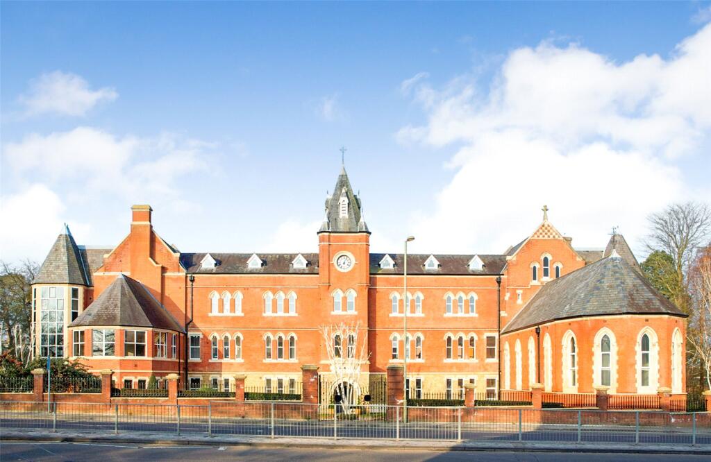 Main image of property: Farnborough Road, Farnborough, Hampshire, GU14