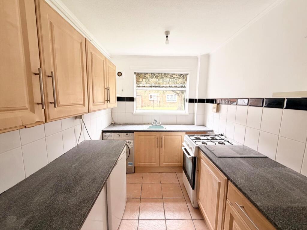 Apartment in Birmingham, Lyndon Green - View 2