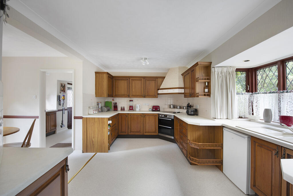 Thicket Road, Houghton, Huntingdon, Cambridgeshire, PE28 photo 4