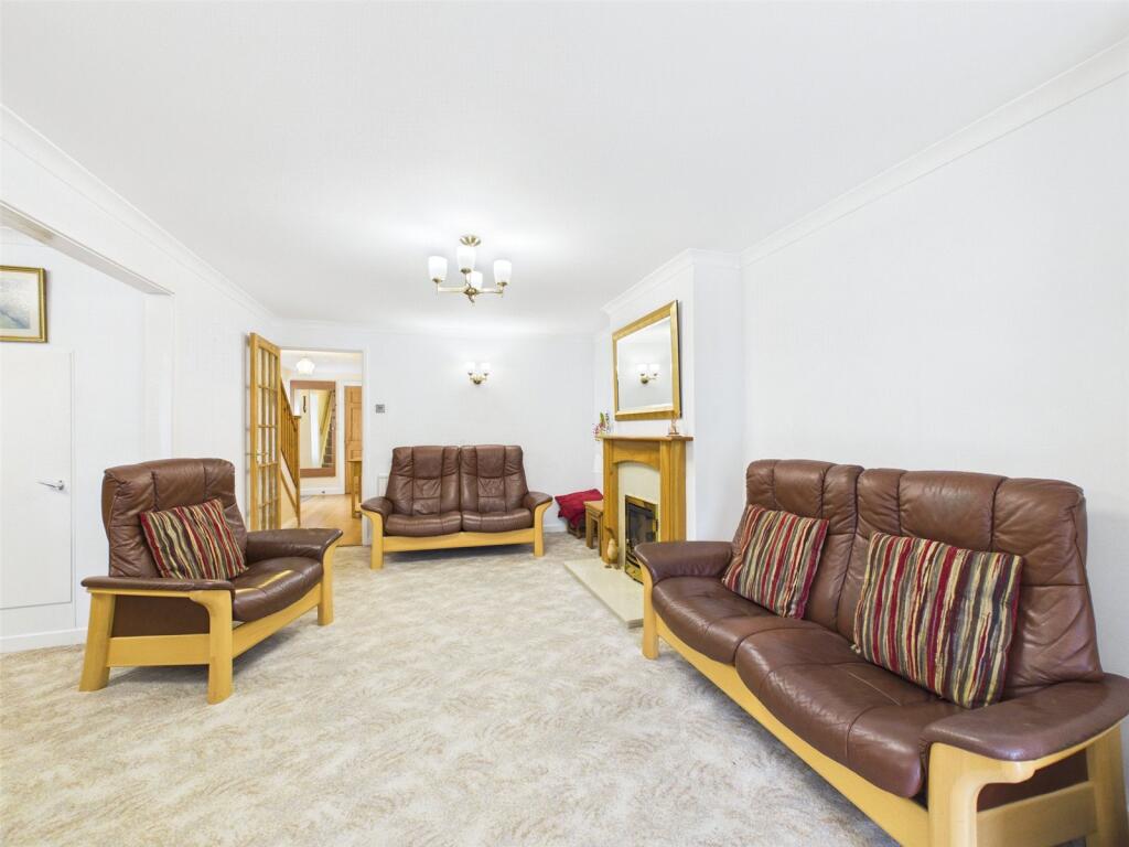Hollis Gardens, Cheltenham, Gloucestershire, GL51 photo 2