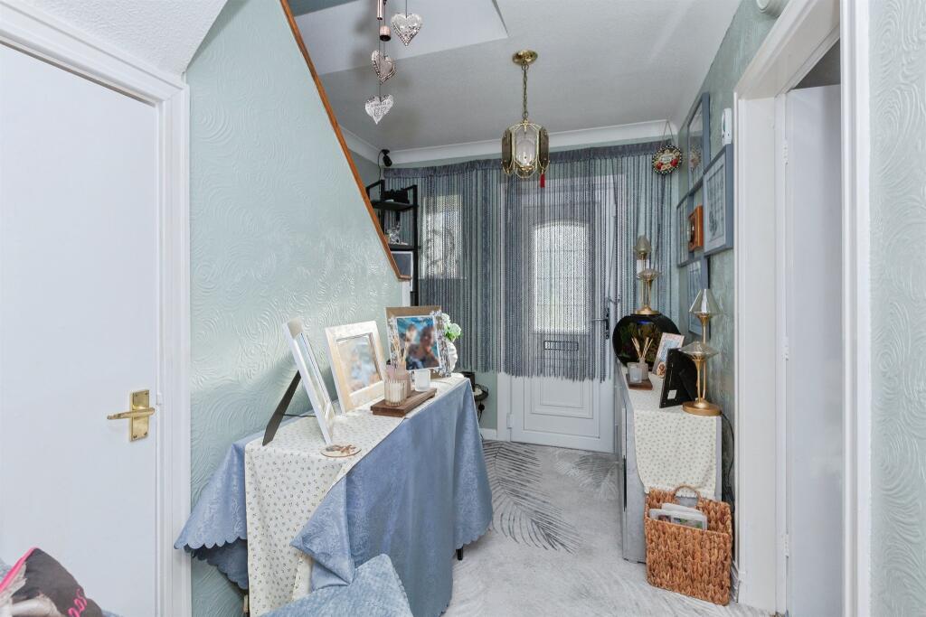 House in Hinckley and Bosworth, Lash Hill, Hinckley - More